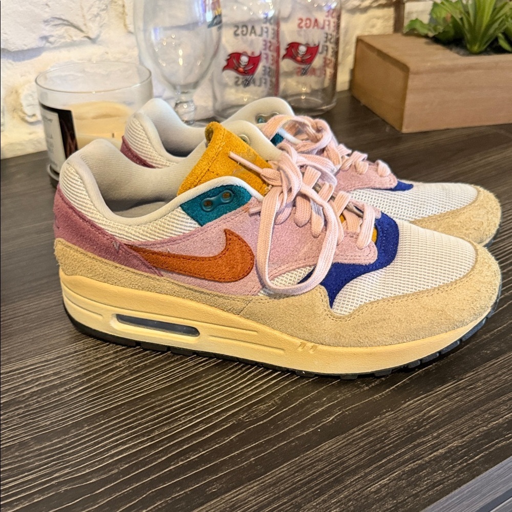 NEW RARE Nike Air Max 1 ‘87 PRM Tan Lines Running Shoes 
Women’s 9.5